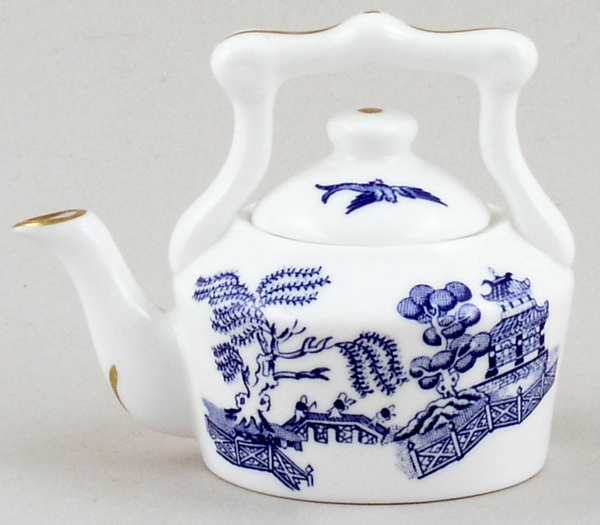 Miniature Kettle c1970
